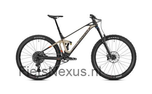 Mondraker Superfoxy Carbon beoordelingen en specificaties